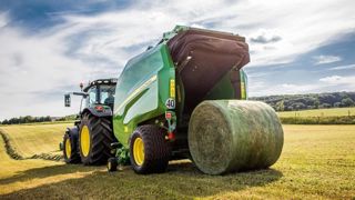 Avec 16 % de parts de marché, John Deere est leader pour les presses à balles rondes. Avec 16 % de parts de marché, John Deere est leader pour les presses à balles rondes.