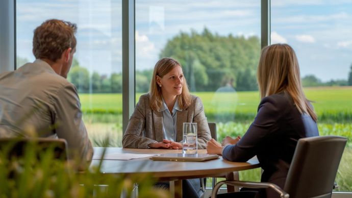 L’IA accompagne déjà les ressources humaines au quotidien pour la rédaction de fiches de postes, la recherche de candidats ainsi que la réalisation d’entretiens.