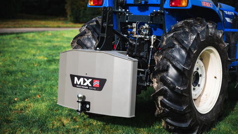 Une Multimass XS de 400 kg avec chape d'attelage en option. Une Multimass XS de 400 kg avec chape d'attelage en option.
