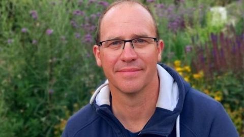 Plutôt adepte d’une agriculture à bas intrants, Emmanuel Boulon s’est donné comme objectif de stocker davantage de carbone sur l’exploitation. La réalisation d’un bilan carbone lui permet d’estimer le chemin parcouru et de poursuivre les efforts. Plutôt adepte d’une agriculture à bas intrants, Emmanuel Boulon s’est donné comme objectif de stocker davantage de carbone sur l’exploitation. La réalisation d’un bilan carbone lui permet d’estimer le chemin parcouru et de poursuivre les efforts.