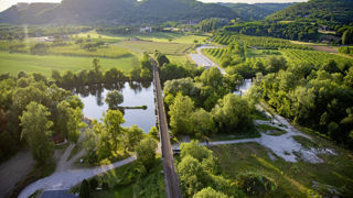 Les recettes totales des agences de l'eau s'élèvent à 2,2 milliards d'euros par an. Les recettes totales des agences de l'eau s'élèvent à 2,2 milliards d'euros par an.