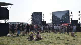 Une rave-party rassemblant 5 000 personnes a eu lieu sur une prairie de 20 hectares sur la commune de Clavières. Une rave-party rassemblant 5 000 personnes a eu lieu sur une prairie de 20 hectares sur la commune de Clavières.