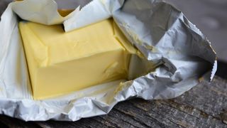 Selon la FAO, les prix mondiaux du beurre flambent, tandis que ceux du sucre déclinent. Selon la FAO, les prix mondiaux du beurre flambent, tandis que ceux du sucre déclinent.