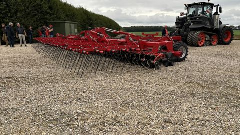 Horsch Joker CC : le déchaumeur superficiel pour les conditions sèches Horsch Joker CC : le déchaumeur superficiel pour les conditions sèches