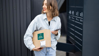 Des initiatives existent pour réduire le gaspillage alimentaire, comme ici le colis anti-gaspi de la startup Too good to go. Des initiatives existent pour réduire le gaspillage alimentaire, comme ici le colis anti-gaspi de la startup Too good to go.