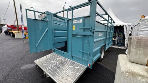 La gamme de bétaillères Demarest Rolland comporte quatre modèles de 5 à 8 m, dont la B50. La gamme de bétaillères Demarest Rolland comporte quatre modèles de 5 à 8 m, dont la B50.