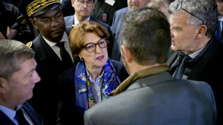 Annie Genevard a passé une première journée de déambulation au Sommet de l'élevage le 3 octobre. Elle sera rejoint le lendemain par le Premier ministre Michel Barnier. Annie Genevard a passé une première journée de déambulation au Sommet de l'élevage le 3 octobre. Elle sera rejoint le lendemain par le Premier ministre Michel Barnier.