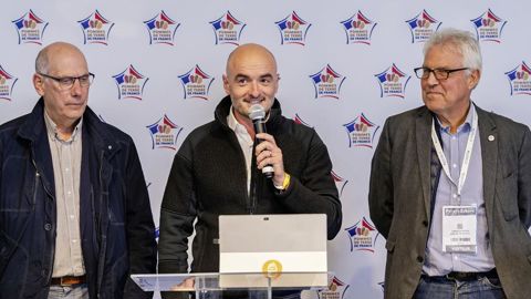 Jean-François Roussel (1er g.), président de la section plants de pommes de terre de Semae, Joanny Dussurgey (2e g.), président du CNIPT, et Arnaud Delacour (3e g.), président du GIPT, ont prononcé ensemble un discours inaugural lors de PotatoEurope. Jean-François Roussel (1er g.), président de la section plants de pommes de terre de Semae, Joanny Dussurgey (2e g.), président du CNIPT, et Arnaud Delacour (3e g.), président du GIPT, ont prononcé ensemble un discours inaugural lors de PotatoEurope.
