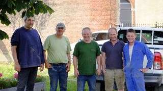 Tous voisins, Sylvain Noël, Didier Lambert, Dominique, Pol et Étienne Simon apprécient la proximité de la Belgique.