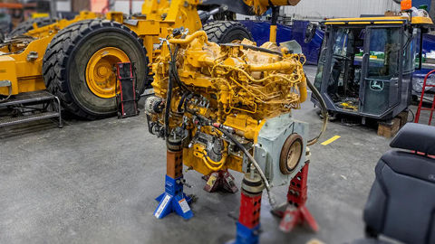 John Deere Reman propose des moteurs, transmissions, boitiers électriques, alternateurs, démarreurs reconditionnés. John Deere Reman propose des moteurs, transmissions, boitiers électriques, alternateurs, démarreurs reconditionnés.