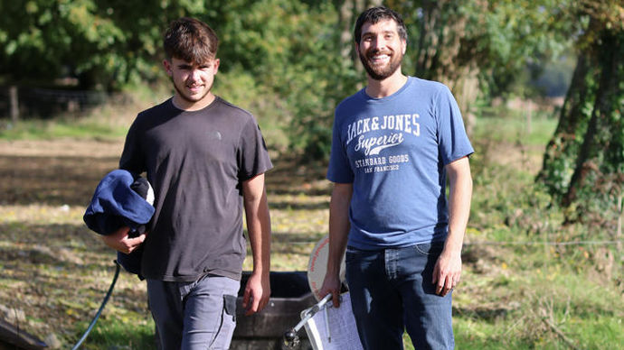 Samuel Danilo (à droite), s’est installé il y a deux ans en individuel. Maxence Guarin l’a rejoint en tant qu’apprenti.