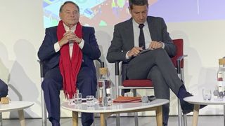 Maires d'Issoudun et de Cannes, André Laignel et David Lisnard dénoncent la ponction de l'Etat dans le budget des collectivités locales. Maires d'Issoudun et de Cannes, André Laignel et David Lisnard dénoncent la ponction de l'Etat dans le budget des collectivités locales.