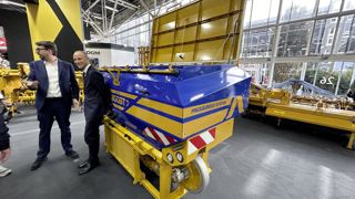 Alpego présente ses nouvelles trémies frontales AirBoost, disponibles en trois compartiments et jusqu'à 3 200 litres.