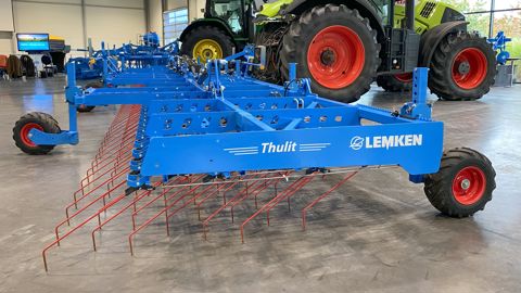 La herse étrille Lemken Thulit atteint les 12,2 m La herse étrille Lemken Thulit atteint les 12,2 m