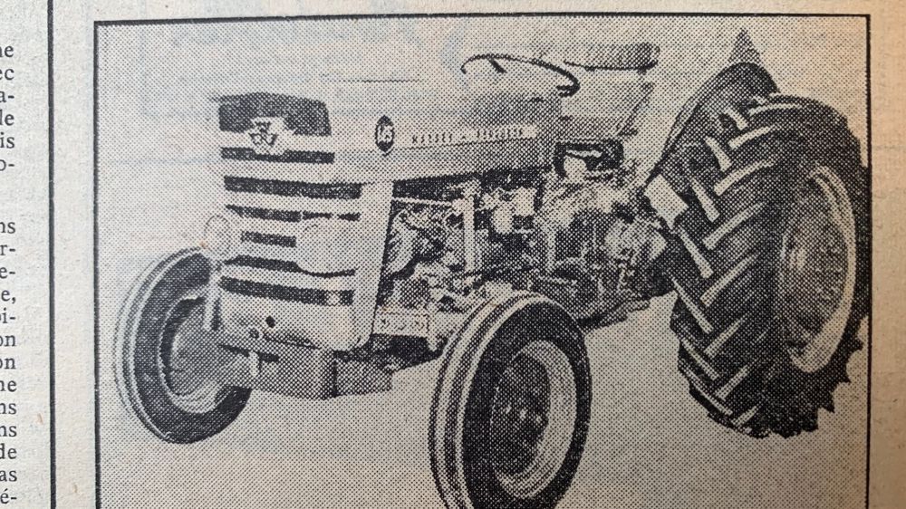 Voici la ligne de toute la nouvelle gamme de tracteurs Massey-Ferguson. Sur notre photo, le MF 145 en version standard. Voici la ligne de toute la nouvelle gamme de tracteurs Massey-Ferguson. Sur notre photo, le MF 145 en version standard.