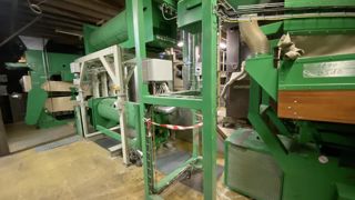 Union bio semences (UBS) dispose d'une nouvelle lignes de triage de semences bio pour les petites graines.