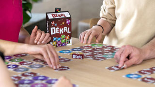 Une sélection des jeux de société indispensables pour réchauffer l'ambiance des fêtes de fin d'année. Une sélection des jeux de société indispensables pour réchauffer l'ambiance des fêtes de fin d'année.