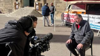 Une centaine de personnes ont apporté leur soutien à Patrick Laugier lors de sa grève de la faim de dix jours. Une centaine de personnes ont apporté leur soutien à Patrick Laugier lors de sa grève de la faim de dix jours.