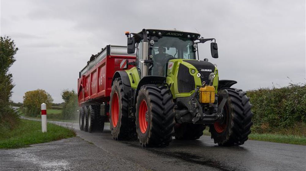 Sur le parcours routier, le Claas Axion 870 à consommé en moyenne 21,60 L/h.