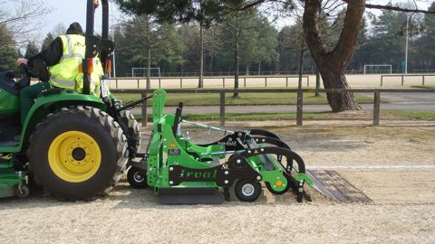 Une machine StabNet 120T au travail. Il s'agit du fer de lance de la gamme. Une machine StabNet 120T au travail. Il s'agit du fer de lance de la gamme.