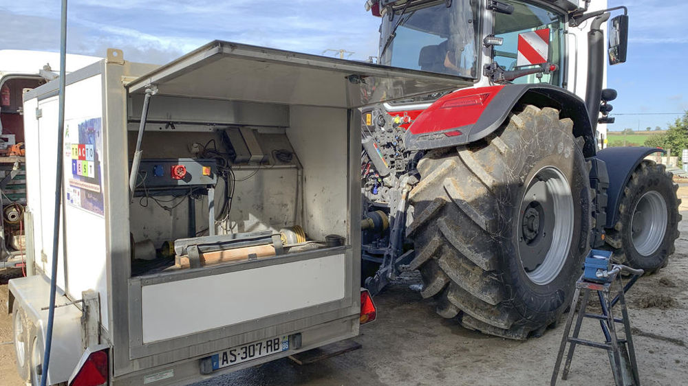 Les neuf tracteurs ont été passés au banc de performance moteur afin de définir les valeurs de puissance, de couple et de consommation spécifique.