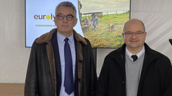Jean-Philippe Puig, DG du groupe Avril (à g.), et Eddy Feijen, président d'Eurolysine, lundi 13 janvier, sur le site de production d'Amiens (Somme).