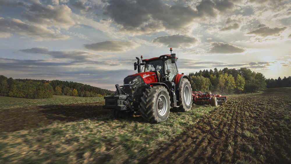 La full-powershift est disponible en 40 ou 50 km/h avec 18 ou 19 rapports en marche avant. La full-powershift est disponible en 40 ou 50 km/h avec 18 ou 19 rapports en marche avant.