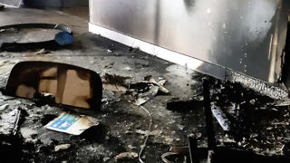 Après l'incendie, les locaux d'Evel'Up sont imprégnés de suie et de gaz,  sont inutilisables pour plusieurs semaines.