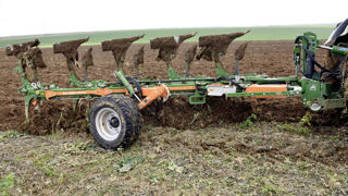 La charrue Teres 200 d'Amazone succède dans la gamme à la Cayros.