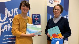 Brigitte Gandon (à droite), bénévole du programme intergénérationnel « Lire et faire lire », et Pauline Pierre, coordinatrice de « Lire et faire lire » à l'Udaf de Laon. Brigitte Gandon (à droite), bénévole du programme intergénérationnel « Lire et faire lire », et Pauline Pierre, coordinatrice de « Lire et faire lire » à l'Udaf de Laon.