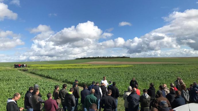 Vivescia organise des formations à destination de ses adhérents, à raison de huit journées et demie par an en moyenne, en salle et sur le terrain.