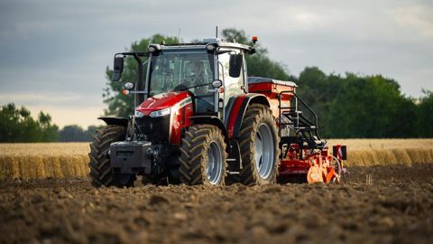 Le démonstrateur de tracteur à l'hydrogène d'Agco reposera sur la plateforme éprouvée d'un tracteur de moyenne puissance de Massey Ferguson. Le démonstrateur de tracteur à l'hydrogène d'Agco reposera sur la plateforme éprouvée d'un tracteur de moyenne puissance de Massey Ferguson.