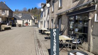 Le commerce alimentaire de proximité est synonyme de vitalité pour un village. Le commerce alimentaire de proximité est synonyme de vitalité pour un village.