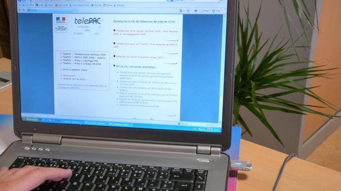 Ordinateur sur le site télépac