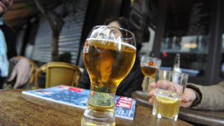Premier pays producteur d'orge brassicole européen, la France reste aussi le premier en termes de brasseries (2 500 sur les 12 848 en activité en Europe). Premier pays producteur d'orge brassicole européen, la France reste aussi le premier en termes de brasseries (2 500 sur les 12 848 en activité en Europe).
