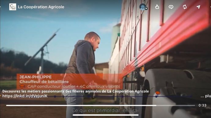 Jean-Philippe, chauffeur de bétaillère, partage la passion de son métier dans une série de vidéos réalisées par La Coopération agricole.