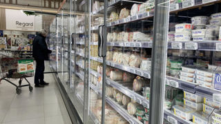 Le président de la Fédération nationale des producteurs laitiers regrette l'opacité des industriels et des distributeurs. Le président de la Fédération nationale des producteurs laitiers regrette l'opacité des industriels et des distributeurs.