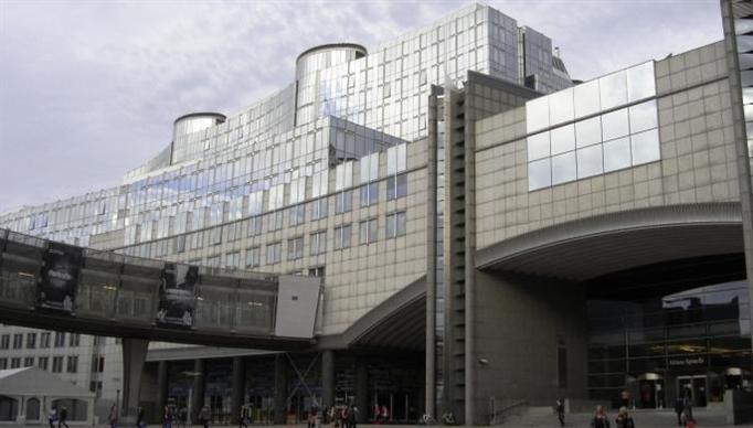 Le parvis du parlement européen à Bruxelles.