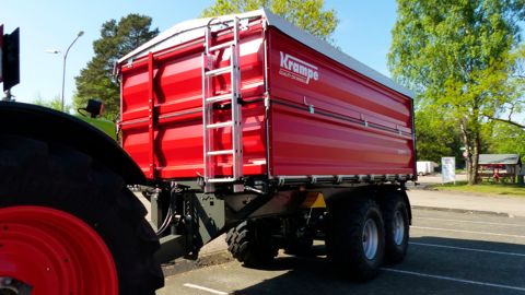 Krampe : Une benne flexible à ridelles