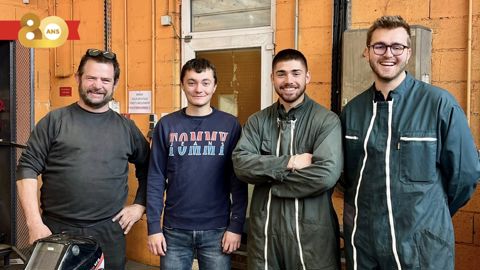 Philippe Jeanblanc (à gauche) et Alexis Kaiser (à droite) sont accompagnés d'Eliot Neulas et de Denis Sergent, deux étudiants participants au projet. Philippe Jeanblanc (à gauche) et Alexis Kaiser (à droite) sont accompagnés d'Eliot Neulas et de Denis Sergent, deux étudiants participants au projet.