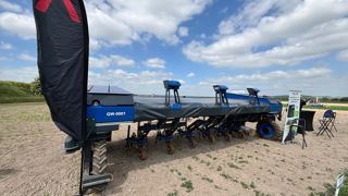 Cyclair présent le GW, la version commercialisable de son robot de désherbage mécanique.