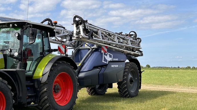 Evrard présente le pulvérisateur traîné Meteor en version Ultim