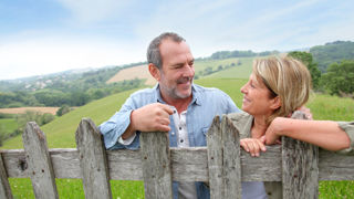 Travailler en couple peut parfois altérer la communication, l'envie de partager et l'intimité. Se consacrer du temps à deux loin de la ferme est essentiel, souligne la sexologue et thérapeute de couple Gersende Pellat. (photo d'illustration) Travailler en couple peut parfois altérer la communication, l'envie de partager et l'intimité. Se consacrer du temps à deux loin de la ferme est essentiel, souligne la sexologue et thérapeute de couple Gersende Pellat. (photo d'illustration)