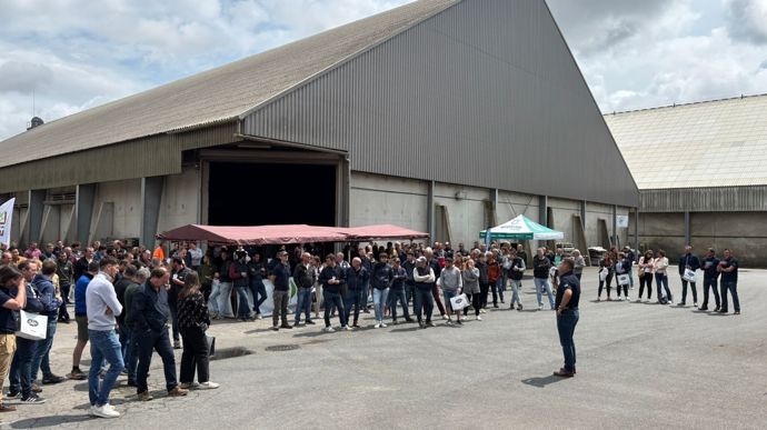 Près de 150 clients agriculteurs du négoce GN Solutions ont assisté, mercredi 4 juin, à l'inauguration du nouveau silo du groupe Solutions, à Baud (Morbihan).