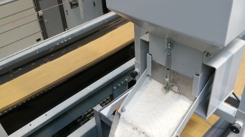 Dans un boisseau de 10 tonnes, une couche médiane de 50 cm a été traitée au SilicoSec, sur une bande de transport du grain, au sein de la plateforme expérimentale de Boigneville (Essonne). Dans un boisseau de 10 tonnes, une couche médiane de 50 cm a été traitée au SilicoSec, sur une bande de transport du grain, au sein de la plateforme expérimentale de Boigneville (Essonne).