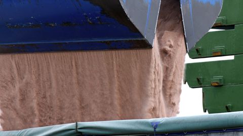 En 2019, l'Agence sanitaire française avait recommandé de baisser les concentrations maximales de cadmium dans les engrais minéraux phosphatés à 20 mg/kg P2O5.