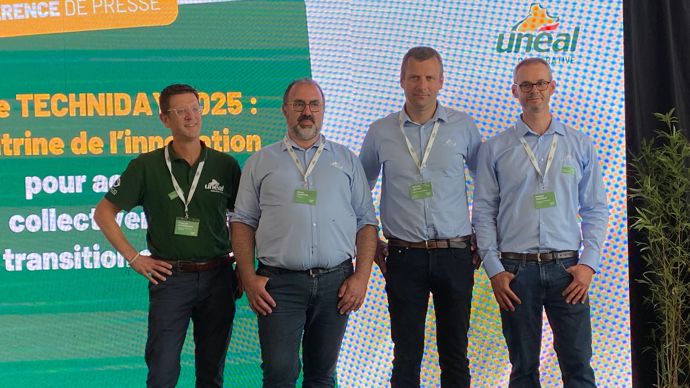 De gauche à droite, mercredi 18 juin, lors du Techniday 2025 d'Unéal, à Neuville-Saint-Vaast (Pas-de-Calais) : François Ryckebusch, directeur des productions animales, Armel Lesaffre, président, Antoine Lepoint, directeur des productions végétales, et Philippe Touchais, directeur innovations et filières.