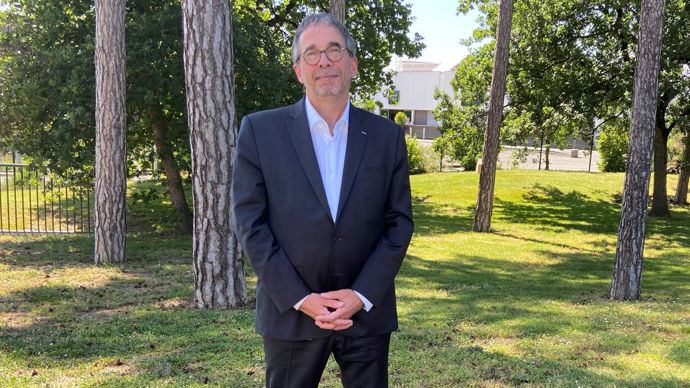 FRANÇOIS CAZALS, consultant et professeur HEC