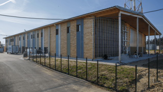 La Halle du réemploi solidaire, portée par l'association REED, est un des lauréats de l'appel à projets « Chantiers réemploi » 2024.