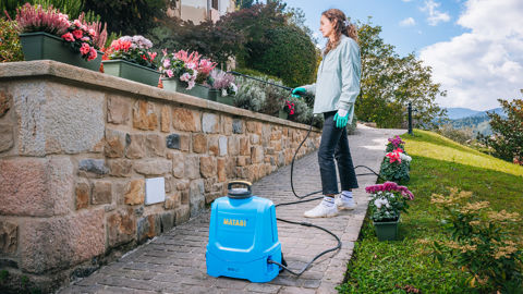 Les nouveaux pulvérisateurs Matabi à batterie amovible ont des volumes de 10 et 15 litres. Les nouveaux pulvérisateurs Matabi à batterie amovible ont des volumes de 10 et 15 litres.